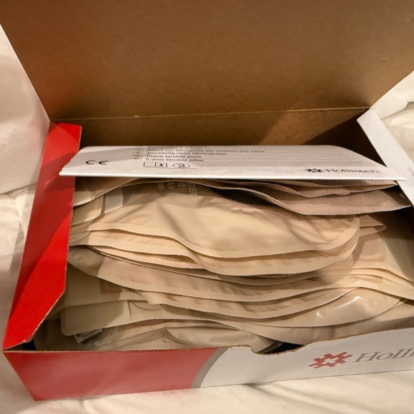 Hollister Other - Hollister Drainable 7"L 2pc System Ostomy Pouch 7 Inch Length 18293 20 count